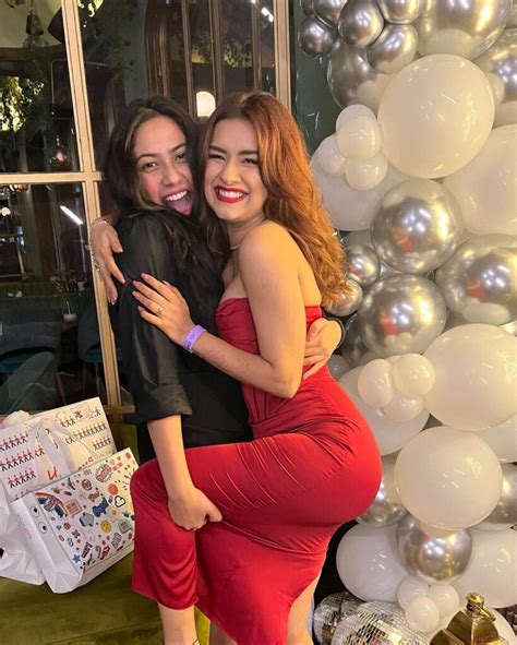 Avneet Kaur Birthday 2022 All Images Avneet Kaur 21st Birthday Party Images Telly Flight