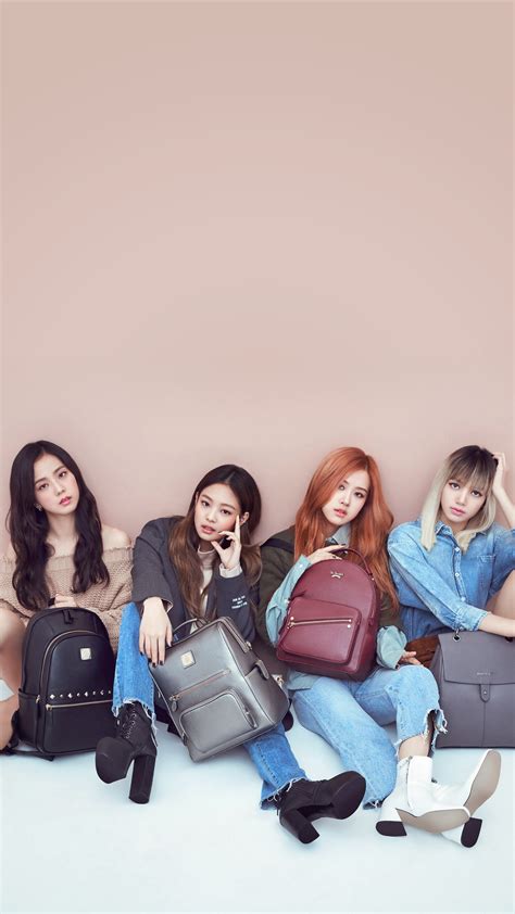 And of course people, especially blackpink's fans want to have the group photo and even the logo as their wallpaper. BLACKPINK Wallpaper by Natulie on DeviantArt