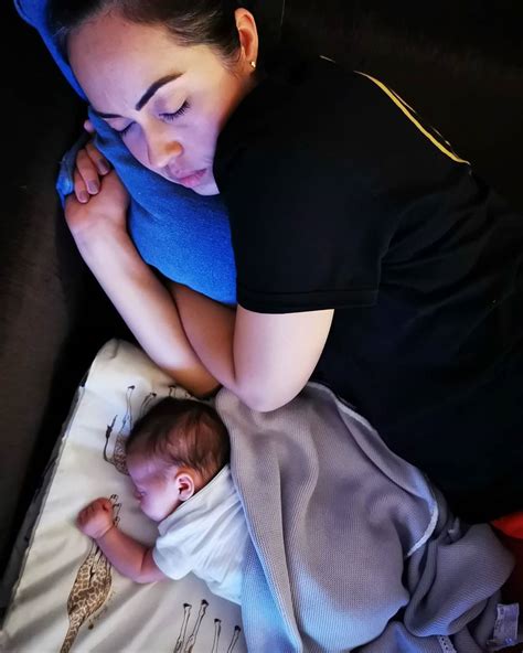 Melhores pastas de debora monteiro. Débora Monteiro apaga fotografia depois de chamarem gorda ...