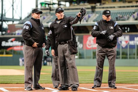 Mlb Umpires May Get On Field Microphones To Explain Replay Review