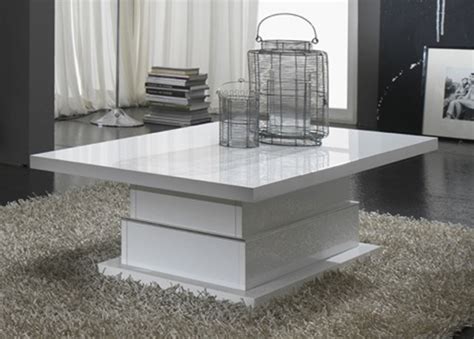 Laquée ou avec leds par exemple et vos options : Table basse Lux laque blanc