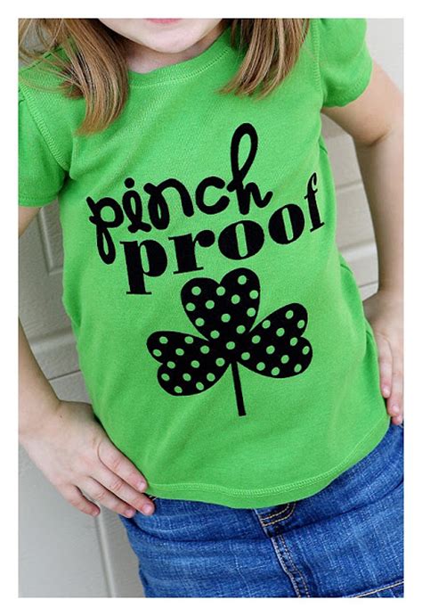 Make something totally personal for your group or for your kids this march 17th. KIDS: DIY St. Patricks day t-shirts - Really Awesome Costumes