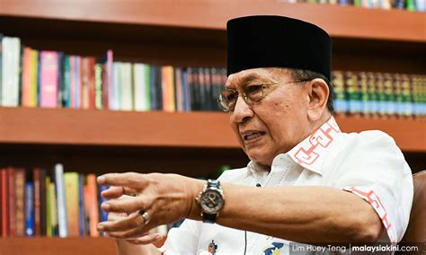 «yb senator tan sri dato' seri utama dr. mountdweller88: Politik kurang ajar: Kali ini Rais belasah ...