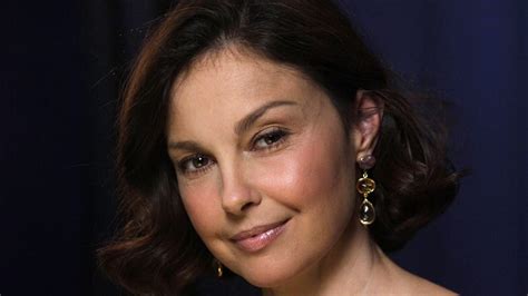 What Are The Political Views Of Ashley Judd Hollowverse