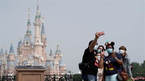 Begini Komentar Pengunjung Saat Disneyland Shanghai Dibuka Lagi
