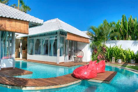 Pool villas, beach villas, private villas, beachfront, clifftop, ocean view sort results: 6 majestic Bali's water villas that you can jump into the ...