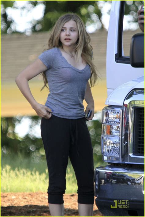 chloe moretz happy day on the hick set photo 415886 photo gallery just jared jr