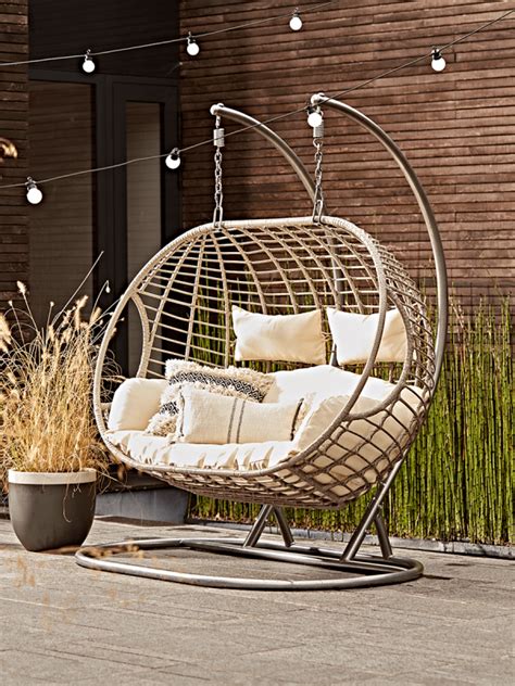 Their signature stand expands up to 9 feet, providing supreme durability up to 450 pounds of body weight. Patio Stand Alone Swing Hammock Chair