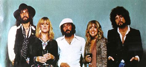 Hitta de bästa kostnadsfria bilderna med lindsey buckingham. Fleetwood Mac - ByteFM