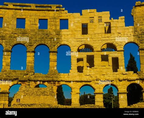 Roman Coliseum In Pulacroatia Stock Photo Alamy
