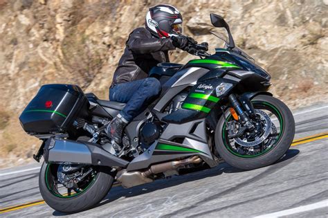 The ninja 1000sx marks the 4th generation of a successful sport touring platform that enables experienced riders to enjoy sporty riding and touring capability from a relaxed position. 2020 KAWASAKI NINJA 1000SX REVIEW (21 FAST FACTS ...