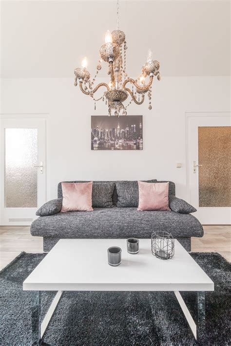 Sie suchen eine fix und fertig eingerichtete wohnung? Möblierte 2-Raum-Wohnung: Chemnitz, C.-v.-Ossietzky-Str ...