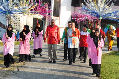 King edward's will live forever as long as the taiping hills stands king edward's will shine forever for the glory of this land in this year of our victory we. Dattaya Taiping Scenes: SMK King Edward VII Taiping Award ...