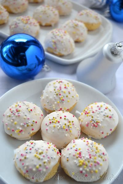 Many christmas cookie recipes are easy to make and not only taste great, but look wonderful. Italian Christmas Cookies Recipe | Kitchen Nostalgia