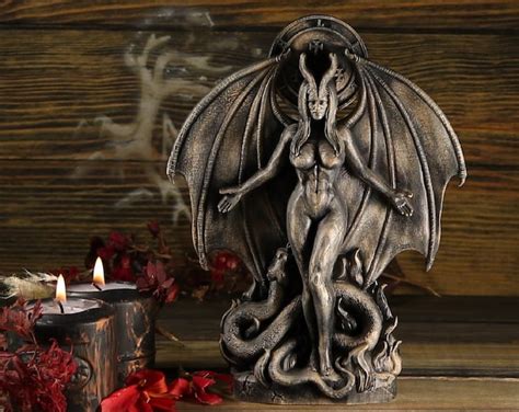 Lilith Lilith Statue Goddess Statue Wood Carving Wiccan Etsy