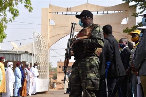 Ataque Que Deixou Cem Mortos No Níger é Pior Massacre Contra Civis Na