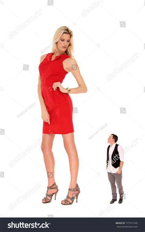 413 Afbeeldingen Voor Tall Woman And Small Man Afbeeldingen Stockfoto