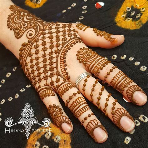 Today we will talk about back hand mehandi designs. Instagram Stylish Back Hand Mehndi Designs