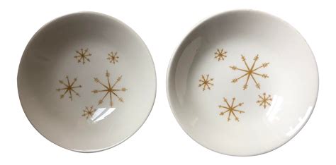 1950s Cottage Small Shallow Bowls - a Pair on Chairish.com | Bowl, Chairish, Decorative plates