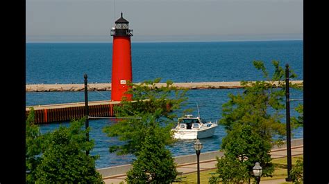 Eight spectacular Lake Michigan lighthouses to visit in Wisconsin | wfaa.com