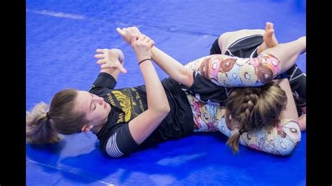 Nasty Armbar From Triangle Bjj Girls No Gi Youtube