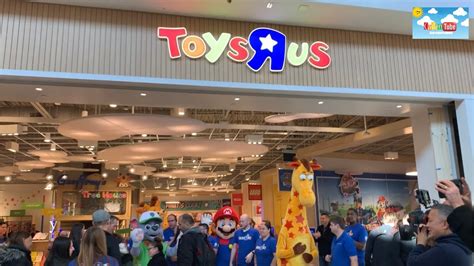 With stores like bloomingdale's, macy's, tiffany, and saks fifth avenue, this glitzy south florida mall although now eclipsed, yorktown was the largest mall in the united states when it first opened. Toys R Us Store | Grand Opening (Paramus, NJ) | Garden ...