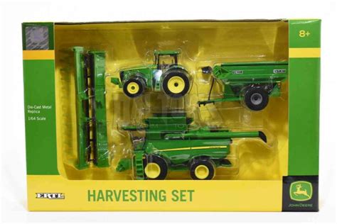164 John Deere Harvesting Set Daltons Farm Toys