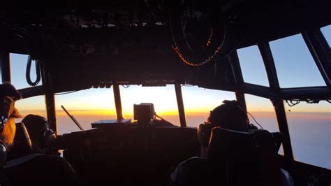 Flight Review The Final Flight Of A C 130 On Active Duty