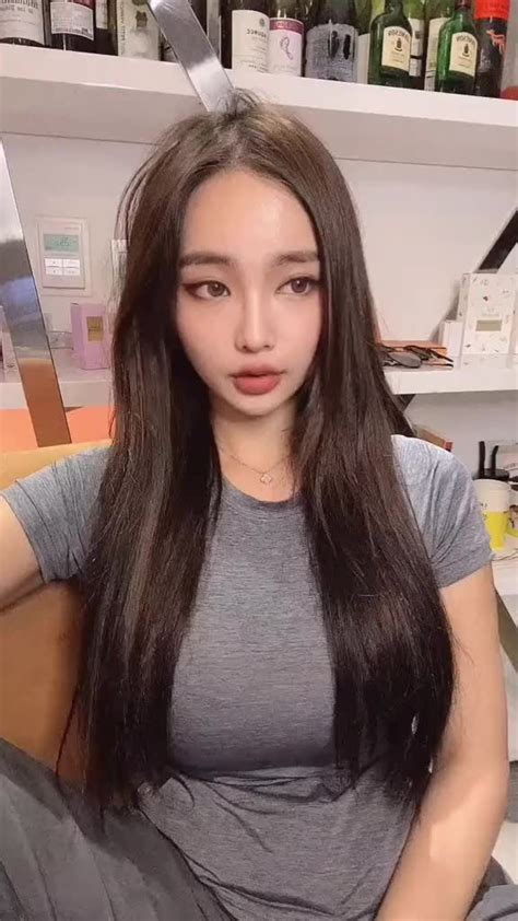 sexy korean girl scrolller