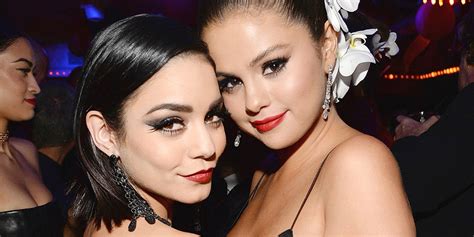 Vanessa Hudgens And Selena Gomez Try Out Snapchat Face Swap Selena Gomez Stella Hudgens