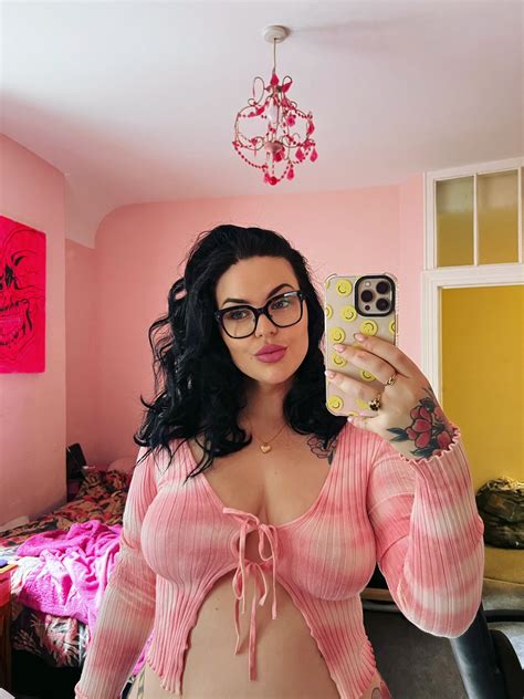 🦋 Aemelia Fox 🦋 On Twitter Mamas Home 💗 I Have Returned After My Brief Hiatus To Celebrate