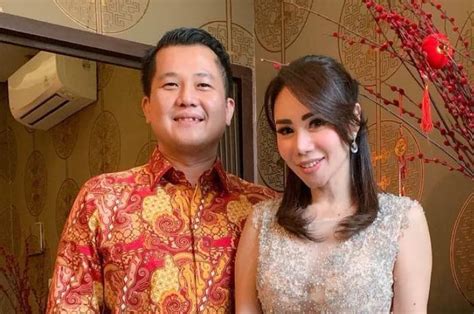 Cincin tunangan lady gaga serupa dengan kate middleton. Femmy Permatasari Gelar Pernikahan di Luar Negeri di Dalam Negeri 'Kemungkinan Itu Pasti Ada ...