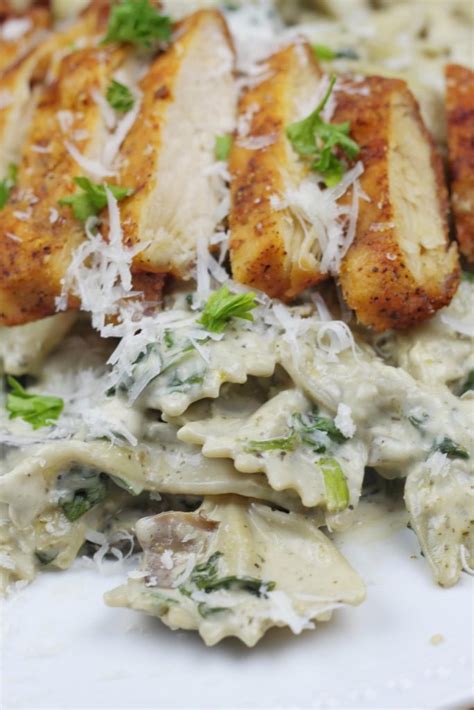 One of the main ingredients for this recipe (philadelphia cooking cream) has been discontinued, dang it. Creamy Chicken Bowtie Pasta | Chef Elizabeth Reese