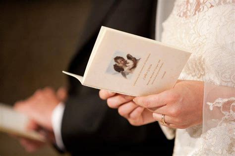 Di base no, non è obbligatoria. Il Libretto del Matrimonio: Letture, Formule e Idee ...