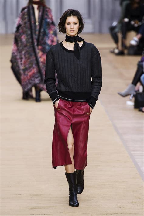 Un classico del guardaroba che dona personalità al look di ogni donna. Moda anni 30: ieri, oggi, domani - Magazine delle donne