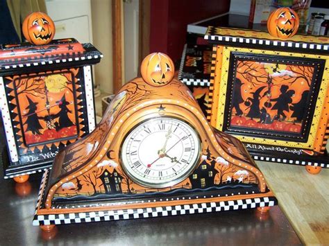 Halloween Clocks Hand Painted By Lisa Stuckey Halloween Clock