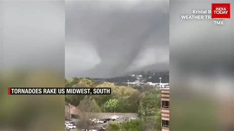 Powerful Tornadoes Tear Through Us Midwest And South Tornado United
