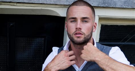 His birthday, what he did before fame, his family life, fun trivia facts, popularity rankings, and more. Donny Roelvink brengt nieuwe single uit!