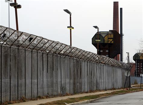 2 caught trying to escape Cook County Jail - Chicago Tribune