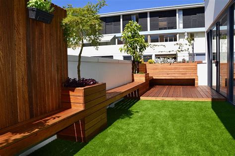 The deluxe garden planter is perfect for vegetables, flowers, and herbs. Planter Boxes Sydney | Timber Garden Box | 10% OFF