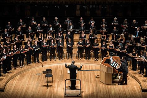 El Coro Polifónico Nacional Y La Orquesta Sinfónica Municipal De