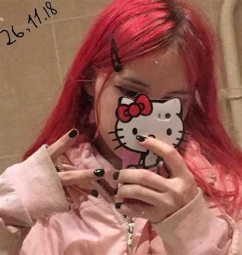 𝖆𝖑𝖑𝖈𝖚𝖙𝖊𝖌𝖎𝖗𝖑𝖘𝖍𝖊𝖗𝖊 Hello Kitty Grunge Girl Cat Valentine