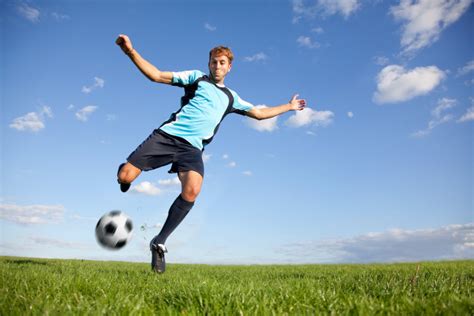 Beneficios De Jugar Al Fútbol Para La Salud Estilo De Vida Bienestar Univision