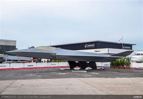 The paris air show is the non plus ultra in combination with the scale 1 model exhibited by dassault, the show presented by airbus has made. Dassault Aviation and Airbus Next Generation Fighter FCAS ...