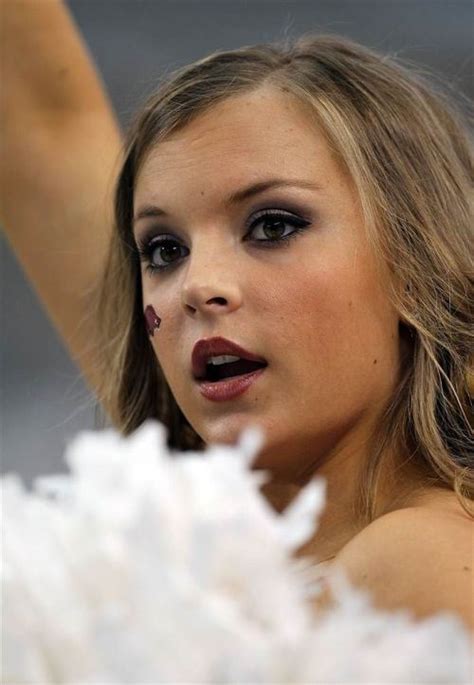 A Few College Cheerleaders To Get You Amped For The Week 27 Photos College Girl Photo Sexy