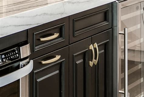 The kitchen is the heart of the home and it is our belief that luxury kitchens should offer unsurpassed quality while still being an excellent value. St.Martin Cabinetry