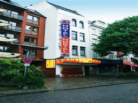 With its 131 rooms, the a&o hostel edinburgh accommodates guests from all over the world and provides both backpackers and families with a comfortable home in the middle of the city. Hotel A&O Hamburg Reeperbahn, Hamburgo - Atrapalo.com