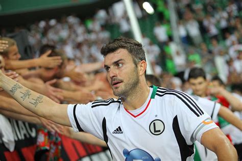ˈmixaw ʐɛvˈwakɔf , 22 nisan 1976 doğumlu) polonyalı eski polonya milli futbol takımına kaptanlık yapan ve şimdiye kadarki en çok üçüncü futbolcusu olan defans oyuncusu. Żewłakow: Gramy o 3 punkty - Legionisci.com - Legia Warszawa