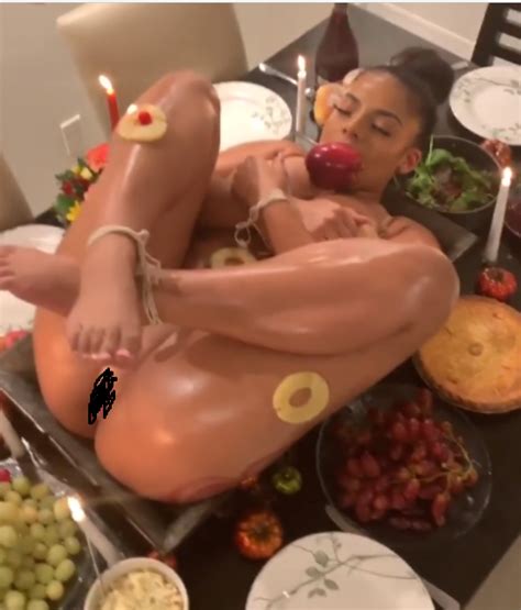 Wth Naked Woman Is Arranged Like A Thanksgiving Turkey And Laid Out
