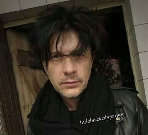 « indochine repart comme un nouveau groupe ». Biographie Indochine Nicola Sirkis
